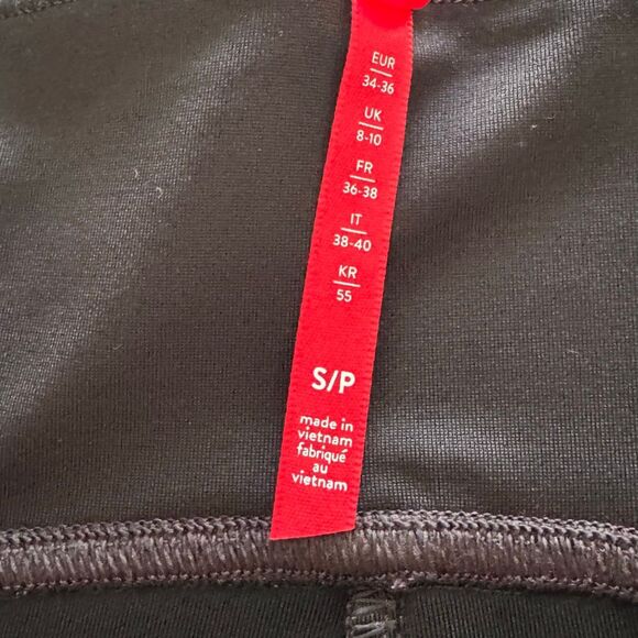 Spanx Coated Racing Stripe Leggings. Size Small. - Picture 6 of 10